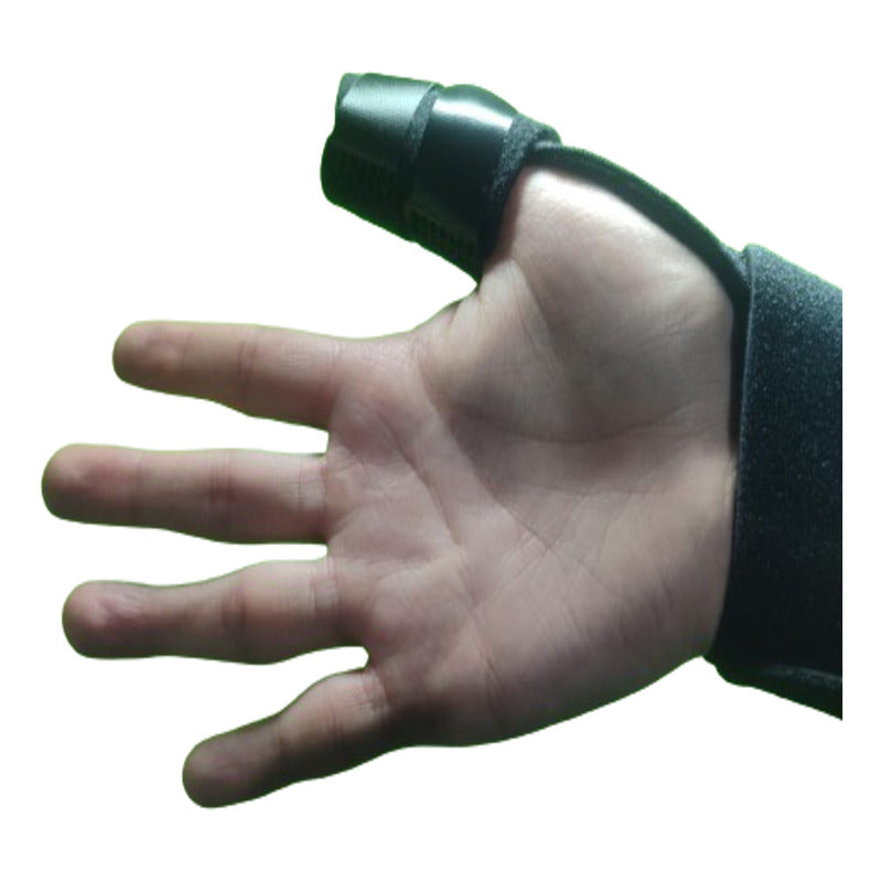 Soporte inmovilizador de pulgar negro con banda de sujeción ancha en muñeca, vista lateral